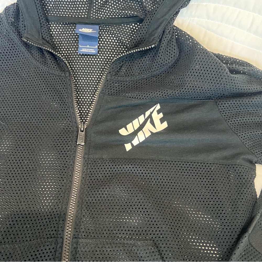 Nike Black Mesh Hoodie with White Logo on Chest Size L - Picture 6 of 7